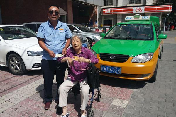 如何把购买的域名绑定到web_视觉设计云电脑