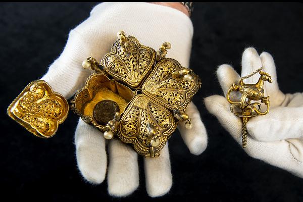 .CN域名_云电脑随时随地访问