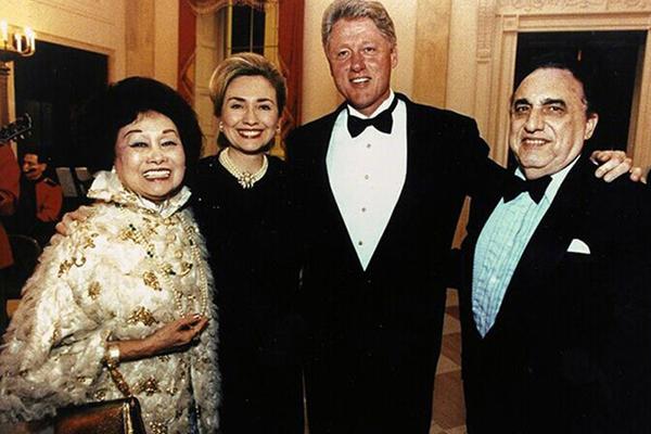 付辛博颖儿樱花树下甜蜜依偎_云电脑解决方案