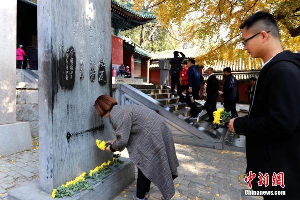 孩子从2岁开始在意别人的评价