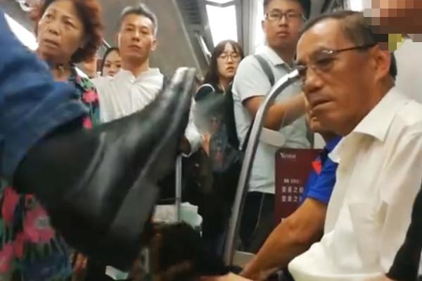 嘉行五傻?杨幂知道自己有5个这么傻的男同事吗