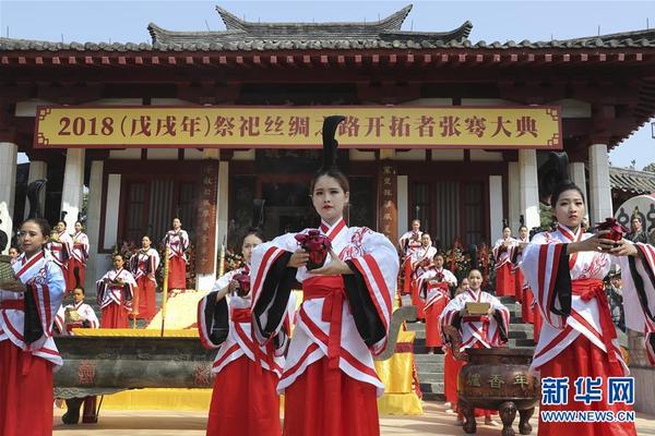 美媒骂特朗普时触犯“天条” 被吓得立刻道歉整改