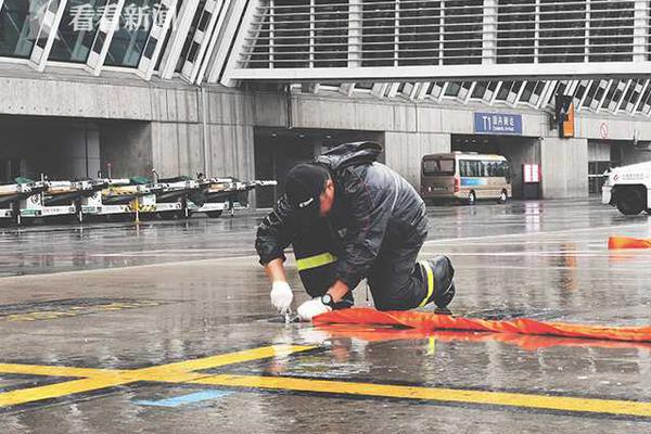 骚男婚姻破裂选择净身出户背后的辛酸泪