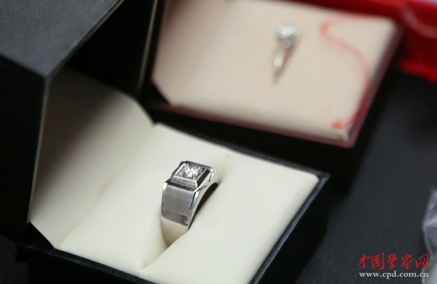 .RED是什么域名_CN2代码仓库