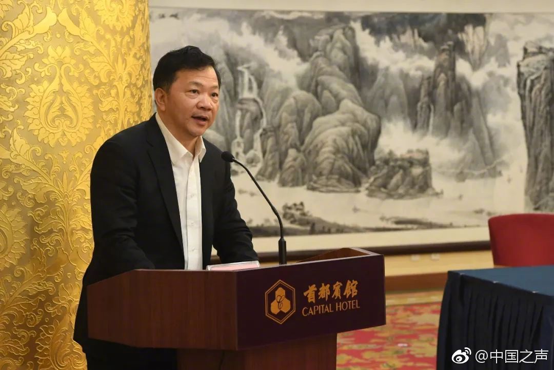 实拍五一八达岭长城的“人人人” 网友:假长城 真人城_挂机宝租用