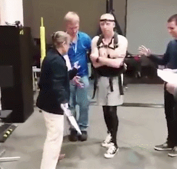 买到了域名怎么绑定网站_UCloud云服务器