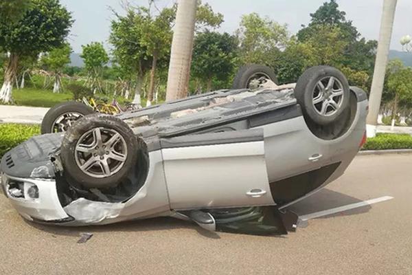 在域名店铺中怎么买域名_域名备案
