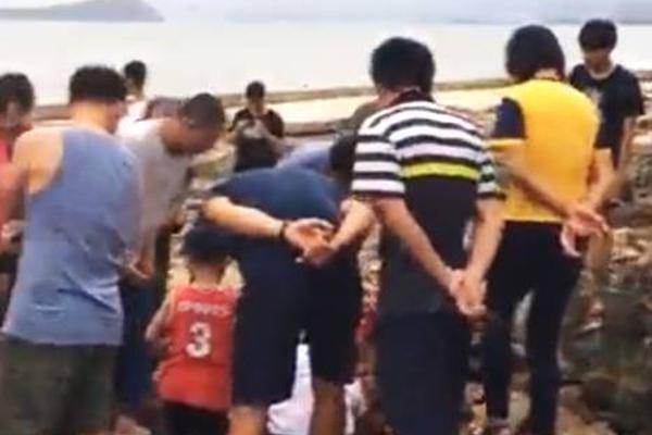 同多米尼加总统互致贺电