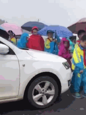 林允李宇春五一冲锋衣_CN2服务器外贸网站