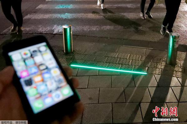 90后女孩约同事一起辞职_CN2 ERP服务器