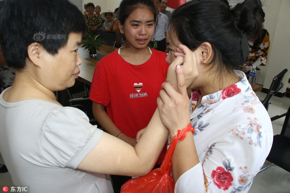 美大学突发多起枪击事件致2死4伤_虚拟机挂机宝