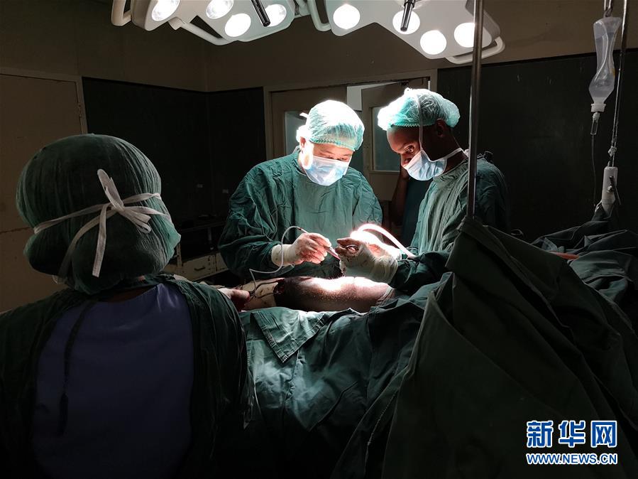 凤凰周刊:如果不靠高考,你该如何体面地出人头.._挂机宝自动任务