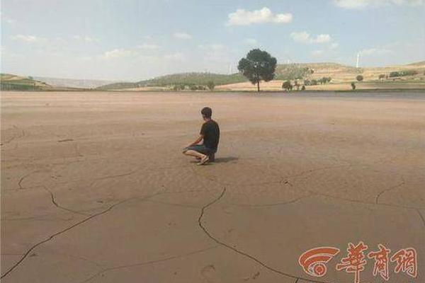排场壮观!泰国举行国王加冕仪式彩排 现场气氛紧张隆重_鲲鹏云服务器