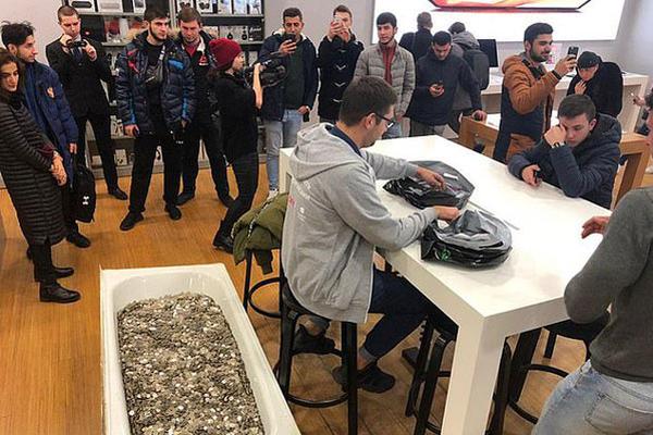 南非洪水过后被垃圾"占领"_国内云服务器提供商