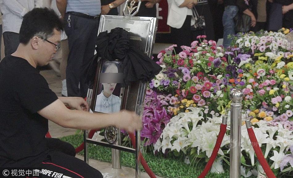 和这些“倒立屋”合影,保你称霸朋友圈,有一个就在中国_云建站/云站群/小程序