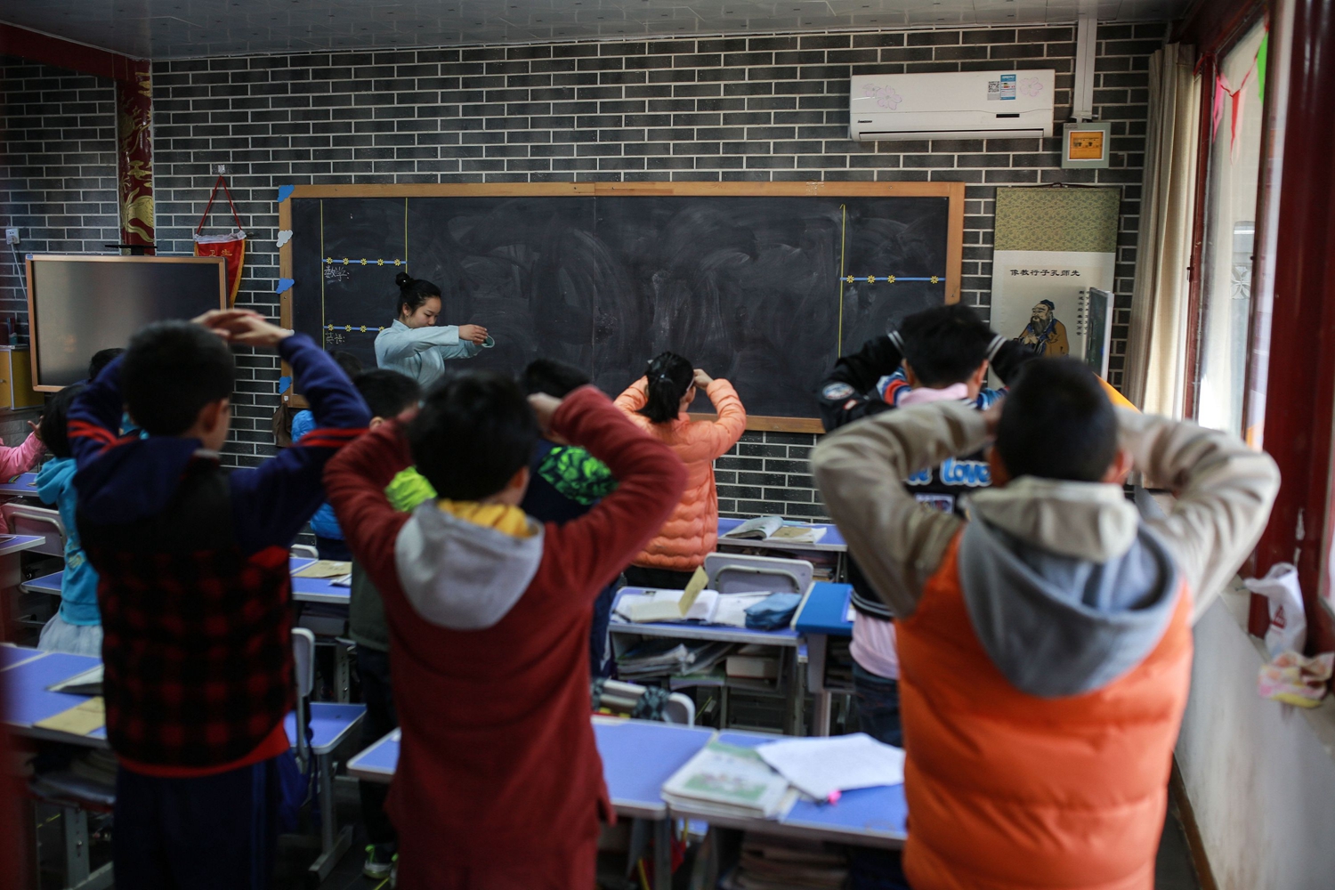 中国移动遭反竞争调查,定制机“套牢”用户,携号转网难上加难_虚拟主机