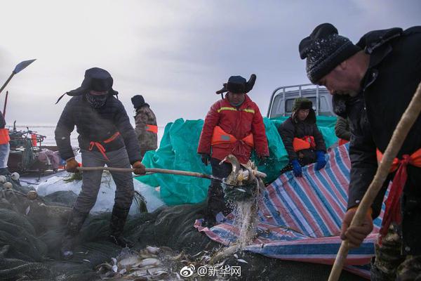 老人初次乘机 嫌排队长打开应急门被拘_CN2服务器带宽充足