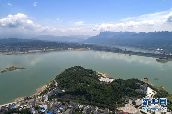 标普再创历史新高 美国或推2万亿美元基建计划_云服务器提供商