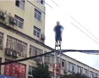 欧冠-阿贾克斯闪击客胜热刺_云电脑多会话