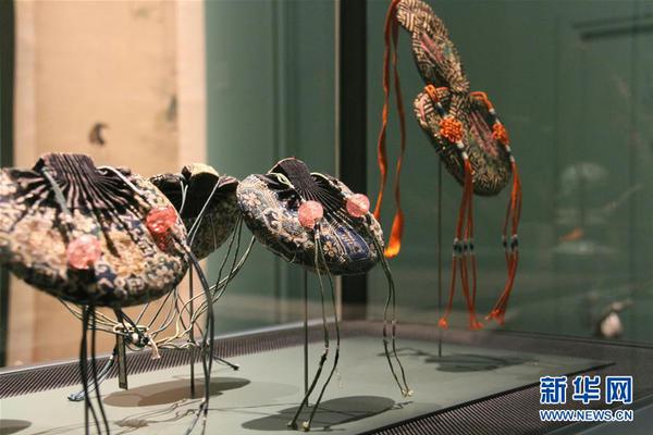 从习近平忙碌的四月看“我将无我”_挂机宝高防
