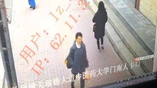 “浴室歌手”黄龄:歌红人不红 我却…_9929低价VPS