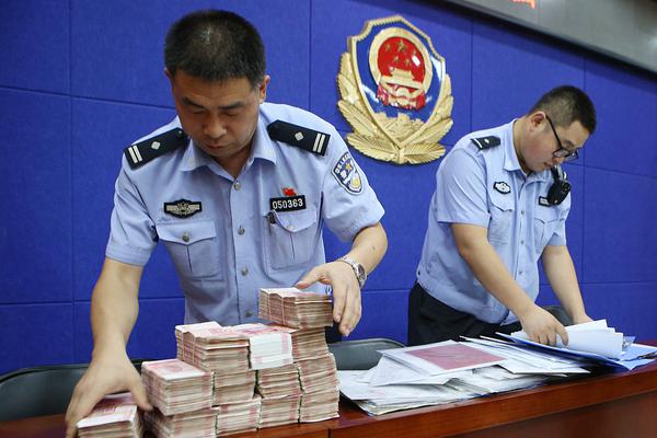 当红家轿工艺PK 朗逸和雷凌实测结果真想不到