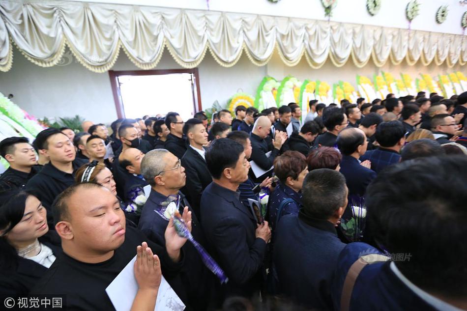 瑞典公寓布置得温暖舒适 甩国内假北欧风几条街