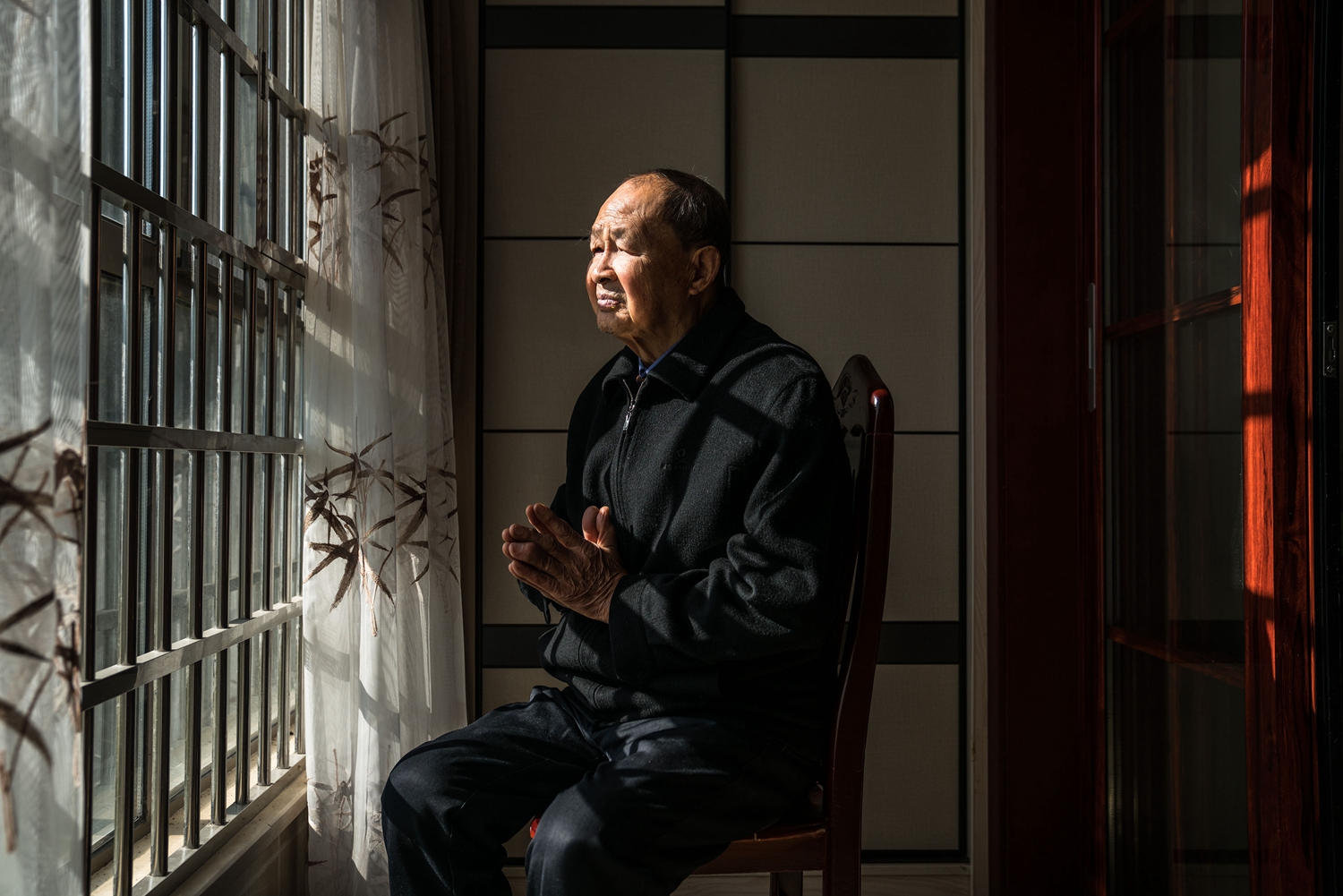 习近平出席中国北京世界园艺博览会开幕式_香港CN2服务器价格