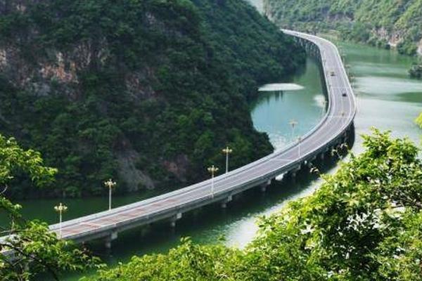 《流浪地球》发公告维权
