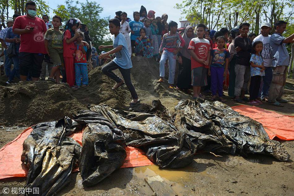 播种春天 线架田间地头