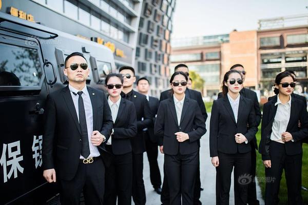 16岁“非洲刘亦菲”走红惊艳网友,原来丑和黑真的没关系_CN2 ERP服务器