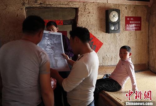收拾好工位的我，到点下班_云服务器1核2G