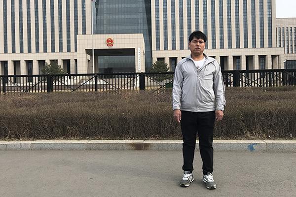两只主动偏股基金年内涨逾60%_挂机宝多少钱一个月