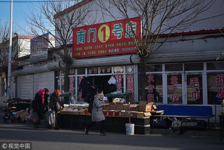 享受退休生活 诺天王与妻子在墨西哥海边度假_小程序后端服务器