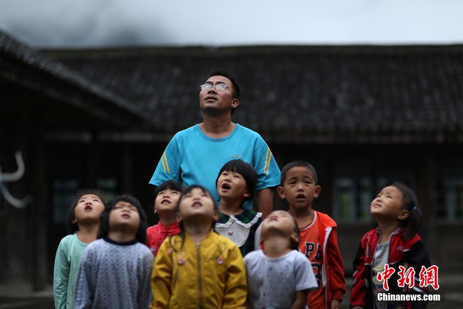 被黄景瑜安利的这款包后,再也无法止住买买买的步伐!_云服务器物理机